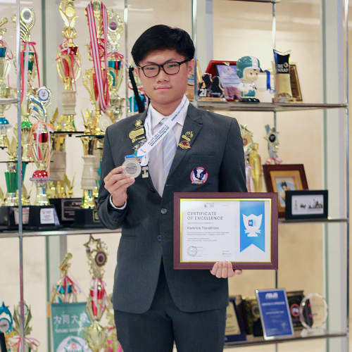 Berani Ambil Tantangan Dalam Kompetisi Microsoft Office Specialist,  Mahasiswa SI UPH Kampus Medan Raih Juara Kedua